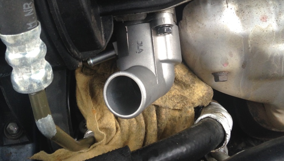 Корпус термостата Cadillac Escalade, Chevrolet Avalanche, Chevrolet Suburban, Chevrolet Tahoe, GMC Yukon.jpg Корпус термостата Cadillac Escalade, Chevrolet Avalanche, Chevrolet Suburban, Chevrolet Tahoe, GMC Yukon.jpg
