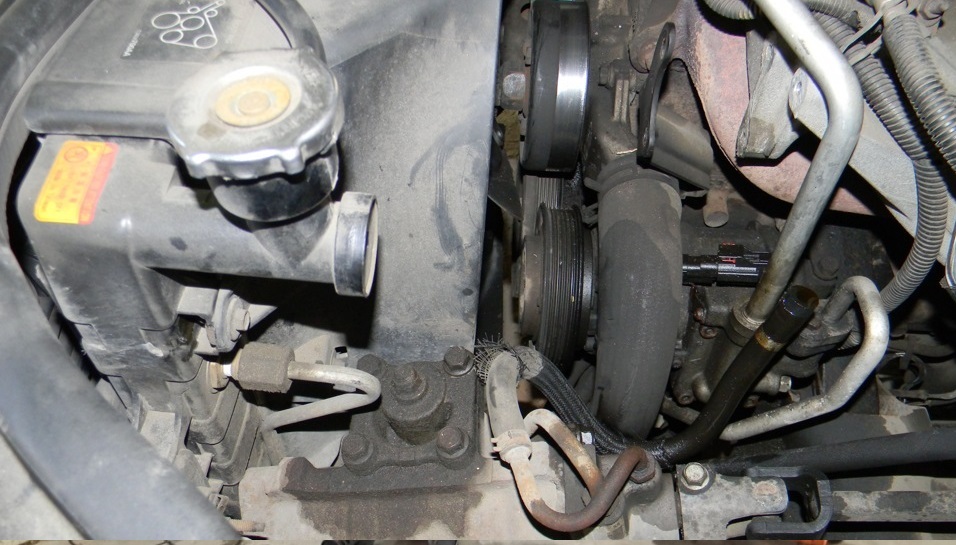 Насос гидроусилителя руля Jeep Grand Cherokee WK2.jpg Насос гидроусилителя руля Jeep Grand Cherokee WK2.jpg