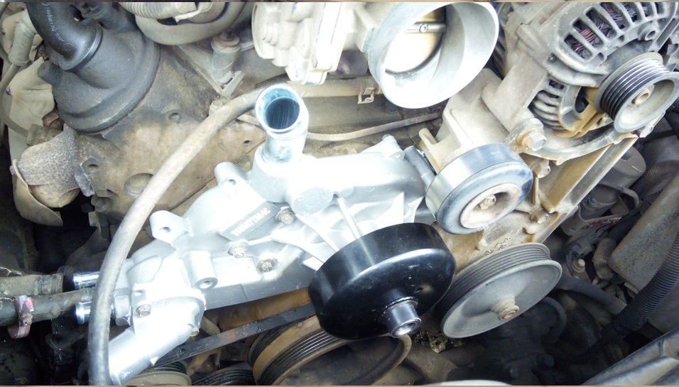 Помпа водяная Cadillac Escalade, Chevrolet Avalanche, Chevrolet Suburban, Chevrolet Tahoe, GMC Yukon.jpg Помпа водяная Cadillac Escalade, Chevrolet Avalanche, Chevrolet Suburban, Chevrolet Tahoe, GMC Yukon.jpg