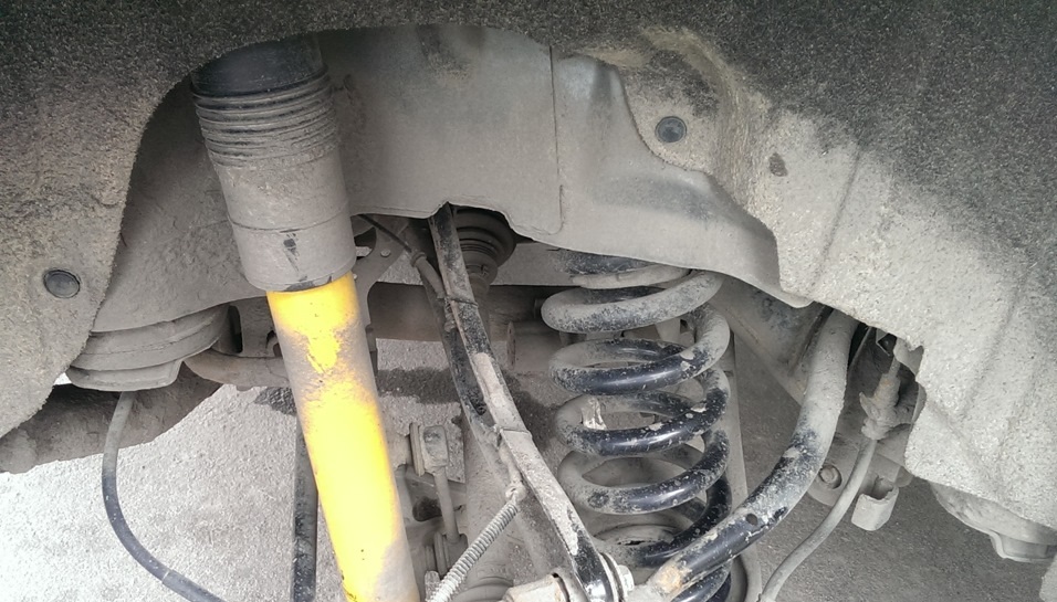 Опора амортизатора Jeep Grand Cherokee WK2.jpg Опора амортизатора Jeep Grand Cherokee WK2.jpg
