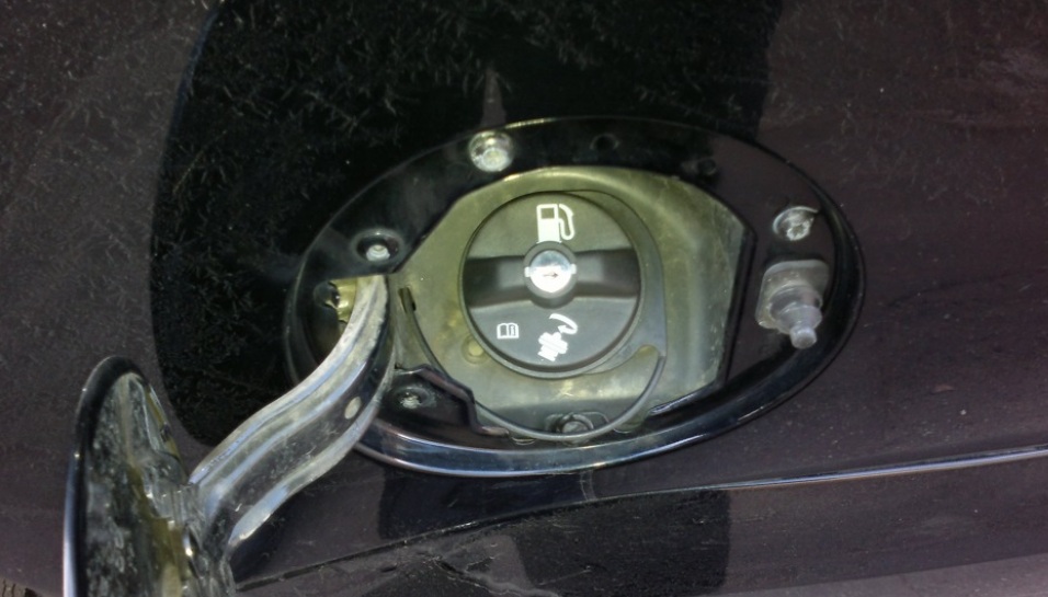 Крышка бензобака Cadillac Escalade, Chevrolet Avalanche, Chevrolet Suburban, Chevrolet Tahoe, GMC Yukon.jpg Крышка бензобака Cadillac Escalade, Chevrolet Avalanche, Chevrolet Suburban, Chevrolet Tahoe, GMC Yukon.jpg