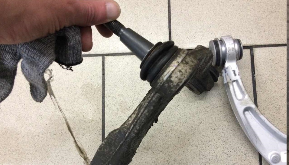 Шаровая опора Cadillac Escalade, Chevrolet Avalanche, Chevrolet Suburban, Chevrolet Tahoe, GMC Yukon.jpg Шаровая опора Cadillac Escalade, Chevrolet Avalanche, Chevrolet Suburban, Chevrolet Tahoe, GMC Yukon.jpg