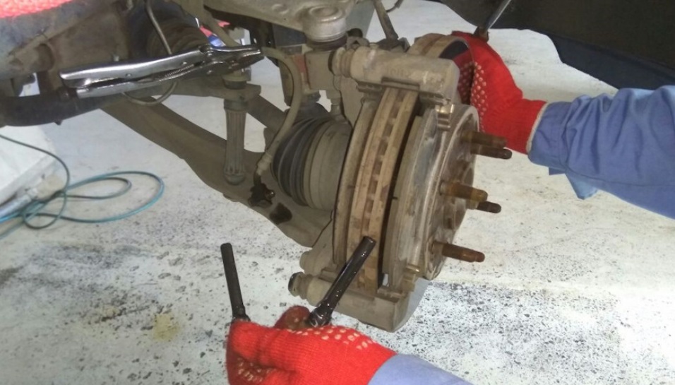 Направляющие суппорта Cadillac Escalade, Chevrolet Avalanche, Chevrolet Suburban, Chevrolet Tahoe, GMC Yukon.jpg Направляющие суппорта Cadillac Escalade, Chevrolet Avalanche, Chevrolet Suburban, Chevrolet Tahoe, GMC Yukon.jpg