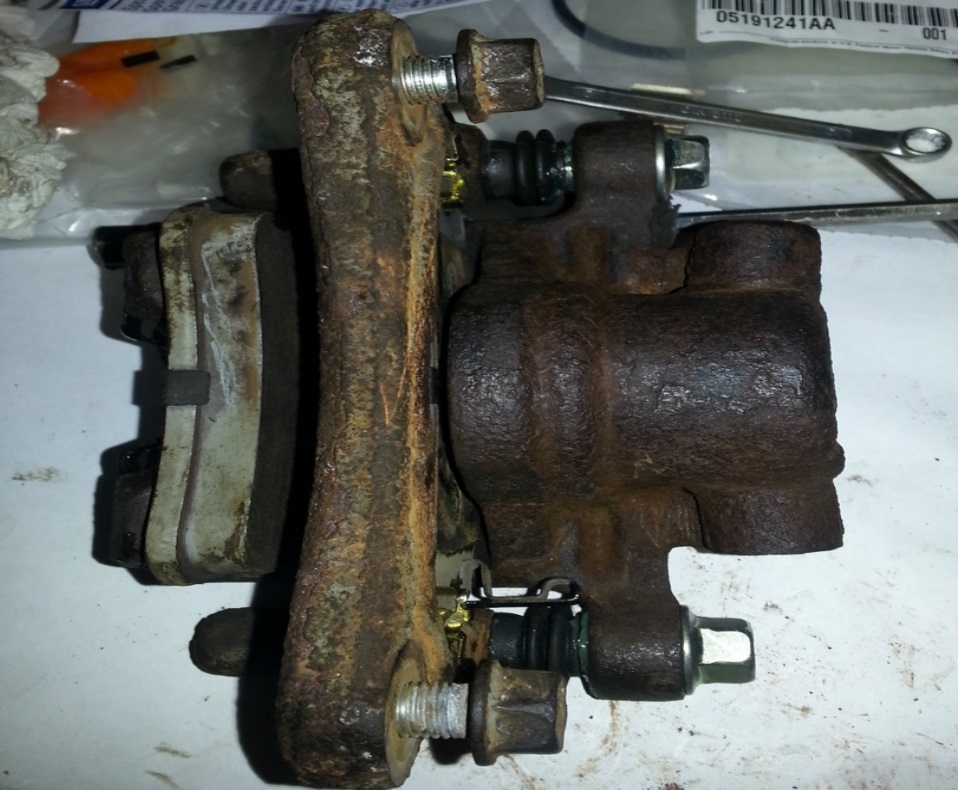 Пыльники и направляющие суппорта Додж Стратус. Пыльники и направляющие суппорта Dodge Stratus Пыльники и направляющие суппорта Додж Стратус. Пыльники и направляющие суппорта Dodge Stratus