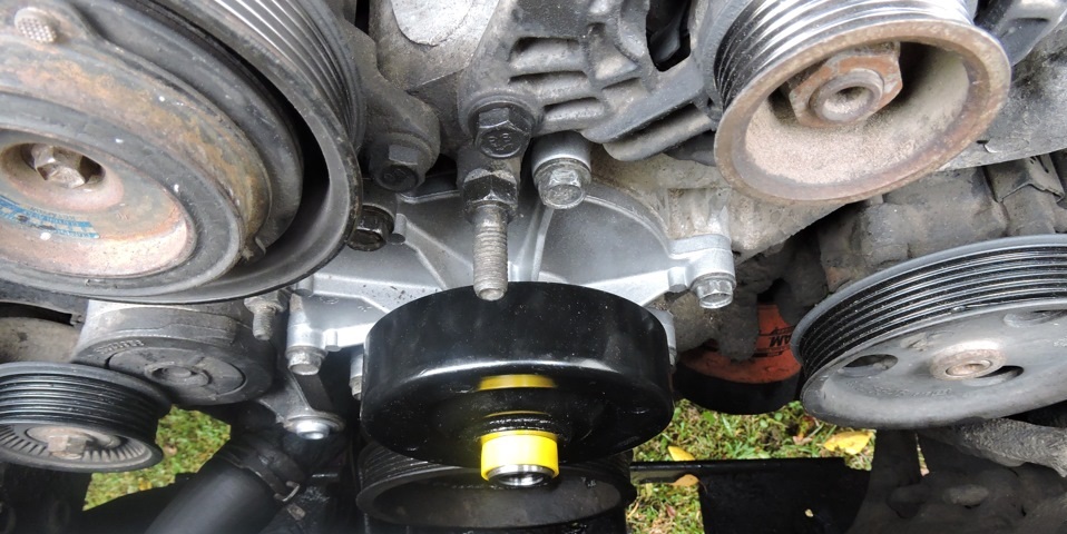 Помпа водяная Jeep Grand Cherokee WJ. Помпа водяная Джип Гранд Чероки WJ Помпа водяная Jeep Grand Cherokee WJ. Помпа водяная Джип Гранд Чероки WJ
